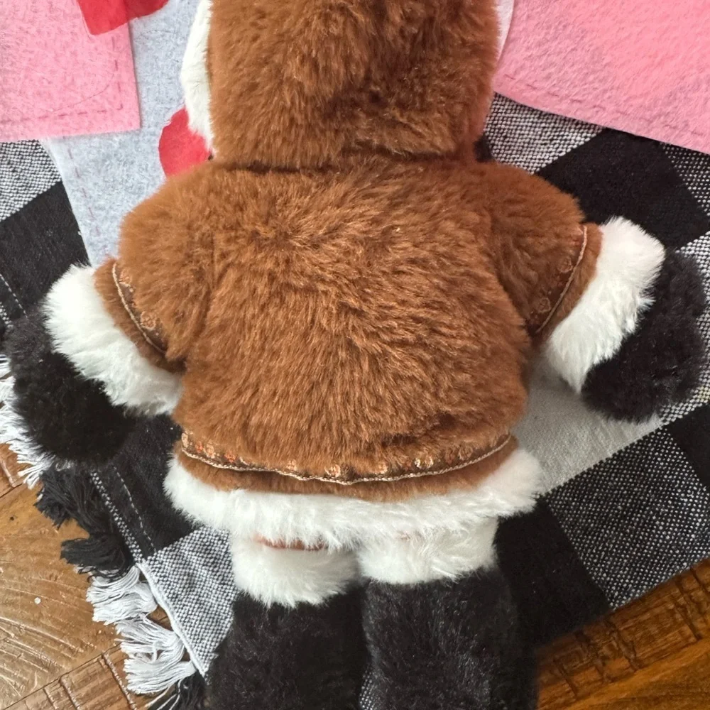 Brown and White Action Figure with Distinctive Features - Picture 7 of 7